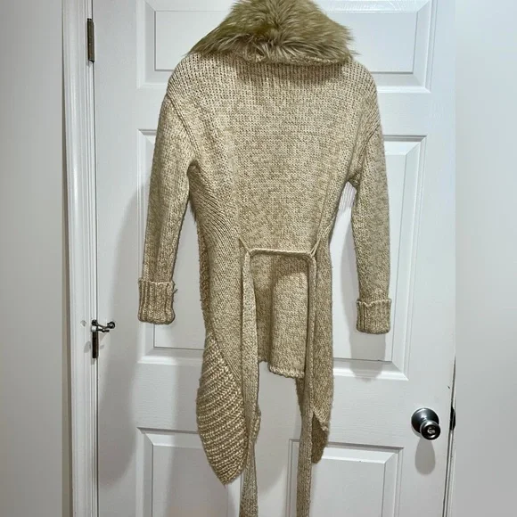 Express Beige Cardigan with Faux Fur Collar - Picture 3 of 9